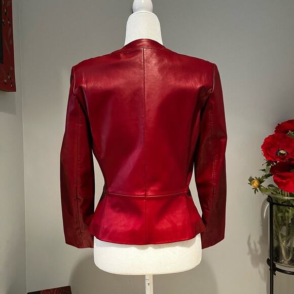 NEW Vakko VS2 Lamb Leather Classic Tailored Peplum Zip Collarless Jacket Red… - Picture 3 of 13